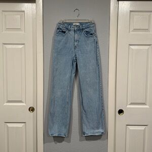 Abercrombie 90s relaxed Jean in 27 4 light wash curve love